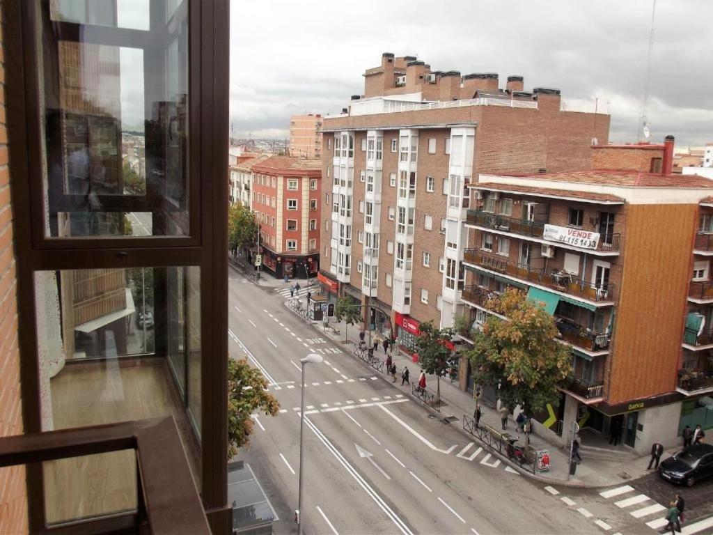 Apartamentos Urgel มาดริด ภายนอก รูปภาพ