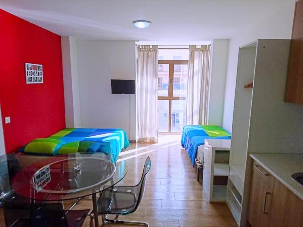 Apartamentos Urgel มาดริด ภายนอก รูปภาพ