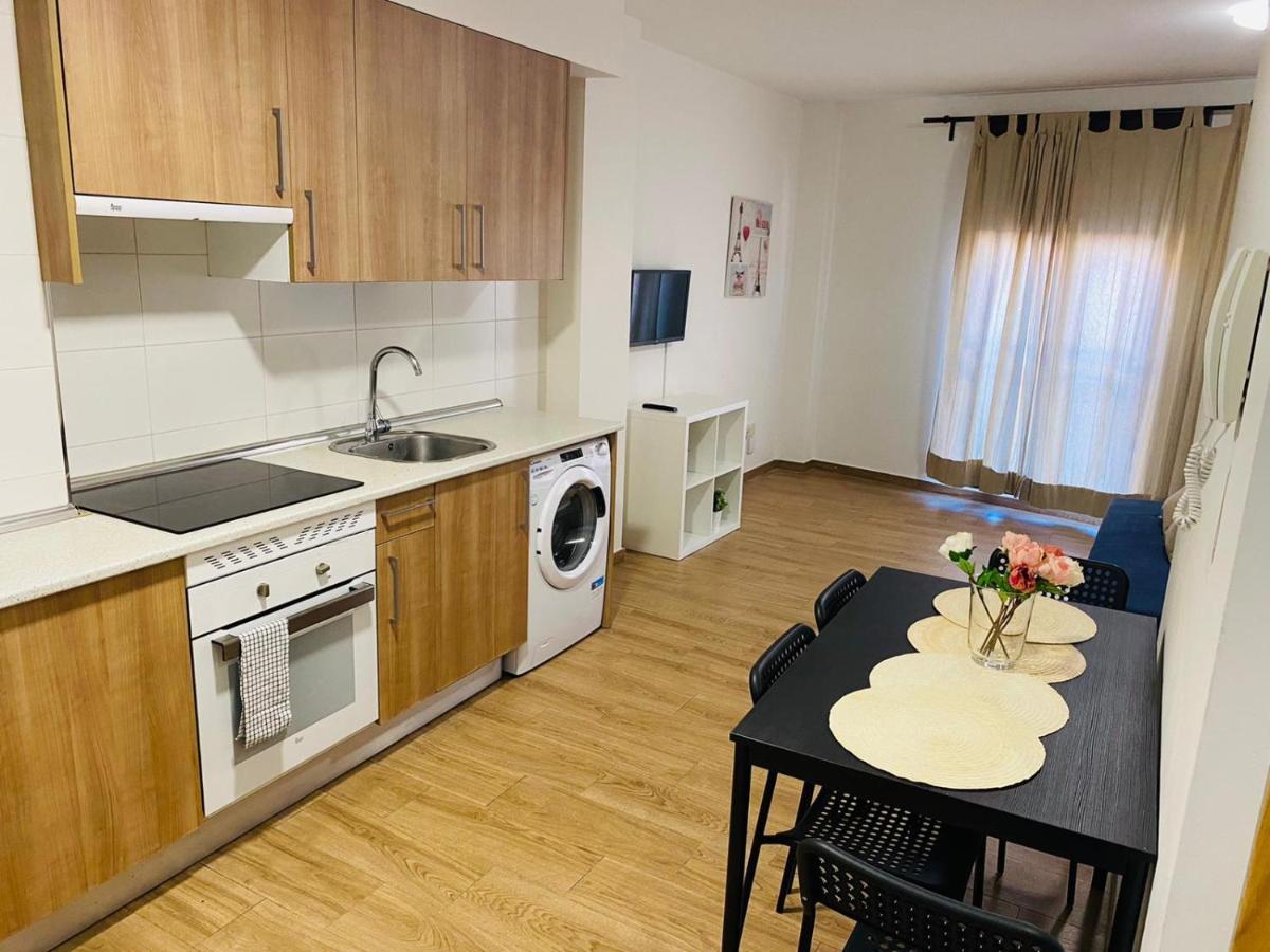 Apartamentos Urgel มาดริด ภายนอก รูปภาพ