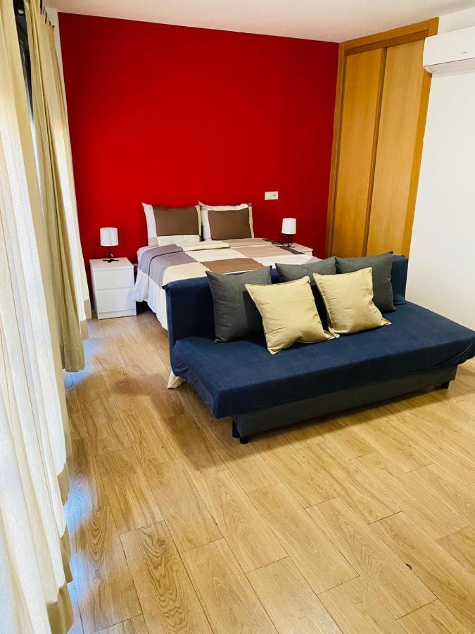 Apartamentos Urgel มาดริด ภายนอก รูปภาพ